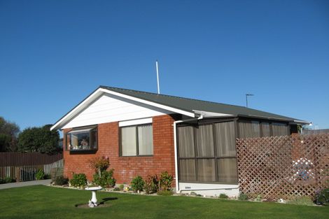 Photo of property in 8 Lindis Lane, New Brighton, Christchurch, 8083