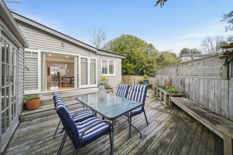 Photo of property in 1/9 Luplau Crescent, Cockle Bay, Auckland, 2014