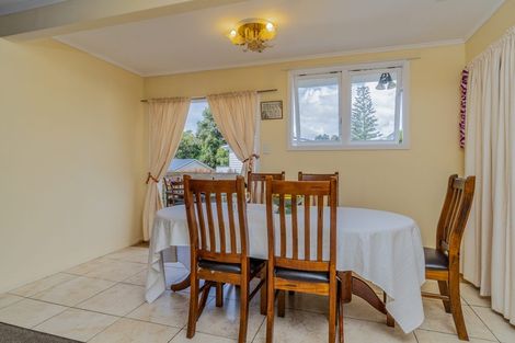 Photo of property in 32 Line Road, Glen Innes, Auckland, 1072