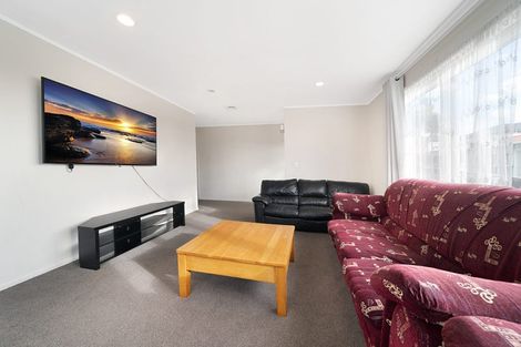 Photo of property in 2/7 Mcleod Road, Henderson, Auckland, 0612