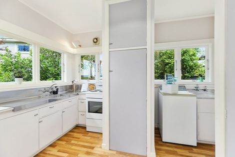 Photo of property in 25 Kahu Road, Paremata, Porirua, 5024