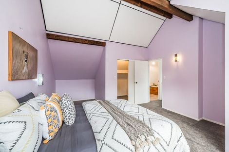 Photo of property in 1 Redwood Close, Paraparaumu, 5032