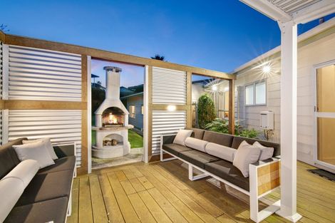 Photo of property in 11 Fairway Avenue, Red Beach, 0932