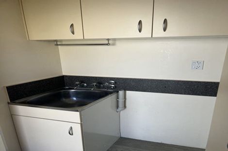 Photo of property in 7 Meadowood Drive, Unsworth Heights, Auckland, 0632