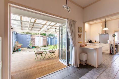 Photo of property in 16 Chamberlain Street, Dannevirke, 4930