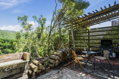 Photo of property in 50 Montreal Grove, Kingston, Wellington, 6021