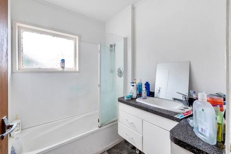 Photo of property in 15 Universal Drive, Henderson, Auckland, 0610