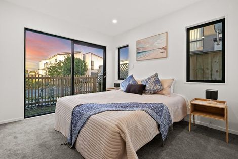 Photo of property in 1/32 Tapuwae Way, Mangere Bridge, 2022