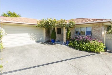 Photo of property in 2 Emerald Hill Drive, Birchville, Upper Hutt, 5018