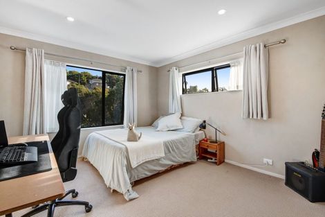 Photo of property in 22 Bur Oak Terrace, Schnapper Rock, Auckland, 0632