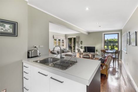 Photo of property in 28 Hona Street, Waikanae Beach, Waikanae, 5036