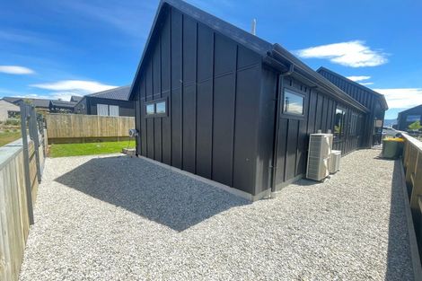 Photo of property in 9 Runholder Rise, Jacks Point, 9371