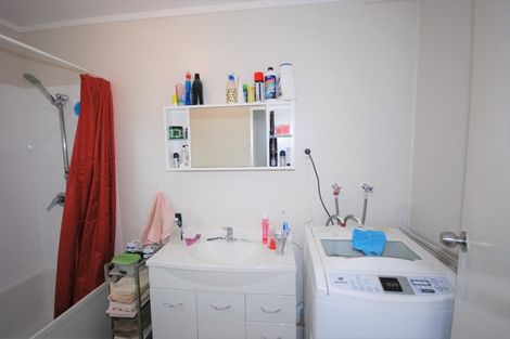 Photo of property in 2/56 Ferndale Road, Mount Wellington, Auckland, 1060