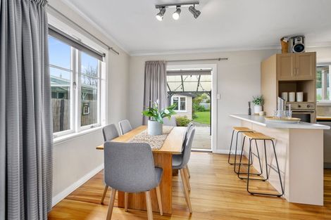 Photo of property in 298 Shakespeare Street, Leamington, Cambridge, 3432