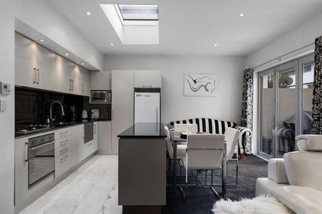 Photo of property in 28 Rhodes Street, Merivale, Christchurch, 8014