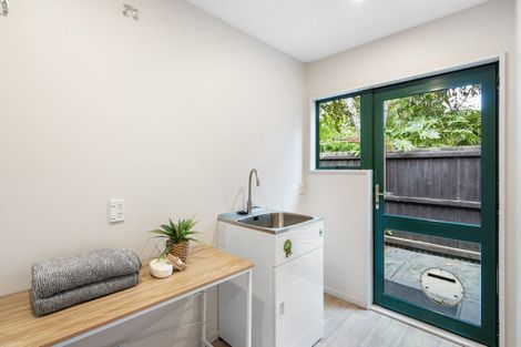 Photo of property in 21 Thornwood Place, Redwood, Christchurch, 8051