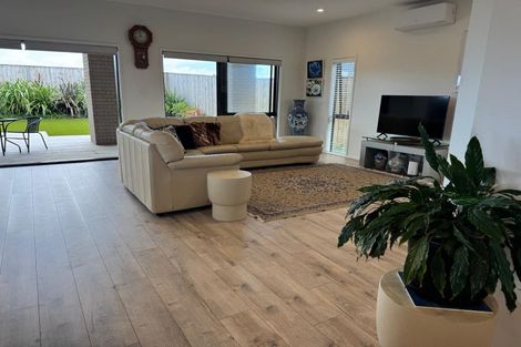 Photo of property in 115 Mutetai Road, Clarks Beach, 2122