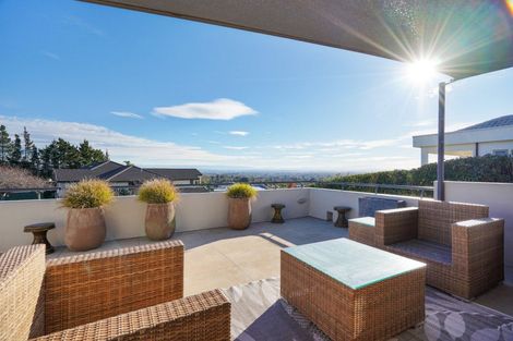 Photo of property in 1 Hikanui Place, Havelock North, 4130