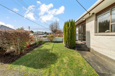 Photo of property in 2/48 Kowhai Avenue, Ebdentown, Upper Hutt, 5018