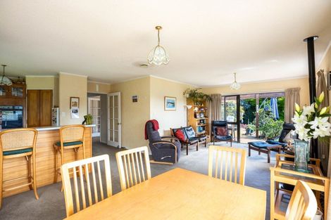Photo of property in 2 Byron Place, Whalers Gate, New Plymouth, 4310
