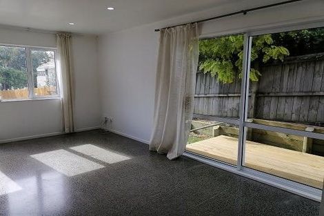 Photo of property in 9 Humphrey Kemp Avenue, Henderson, Auckland, 0612