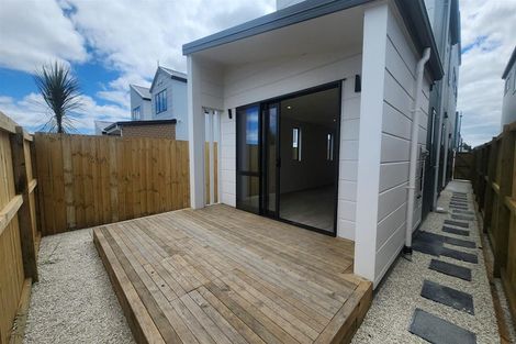Photo of property in 17 John Gray Street, Papakura, 2110