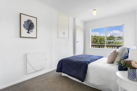 Photo of property in 3 Micawber Place, Mellons Bay, Auckland, 2014