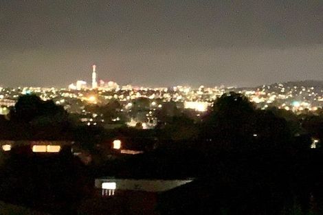 Photo of property in 31 Eastglen Road, Glen Eden, Auckland, 0602