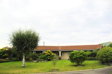 Photo of property in 2 Robert Street, Fairfield, Dunedin, 9018