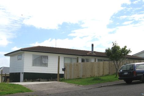 Photo of property in 34 Cedar Heights Avenue, Massey, Auckland, 0614