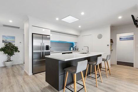 Photo of property in 34 Hiria Crescent, Papamoa Beach, Papamoa, 3118