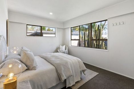 Photo of property in 27 Ferry Parade, Herald Island, Auckland, 0618