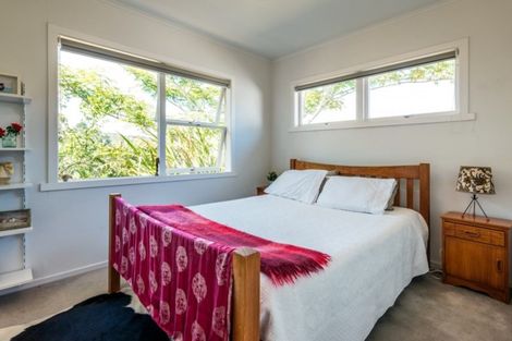 Photo of property in 68 Onetangi Road, Waiheke Island, 1971