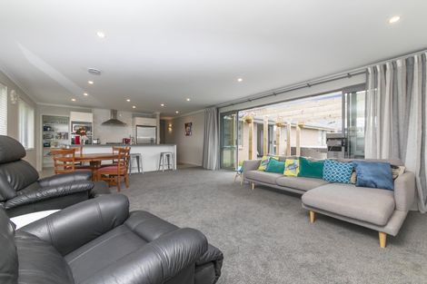Photo of property in 55 Pohutukawa Parade, Riverhead, 0820