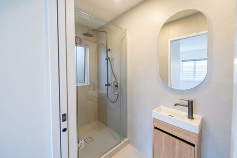 Photo of property in 23b Crosby Road, West Harbour, Auckland, 0618