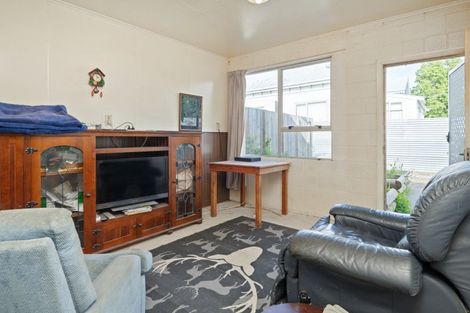 Photo of property in 2/104 Budge Street, Riversdale, Blenheim, 7201