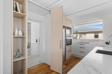 Photo of property in 1 Galt Street, Hawera, 4610