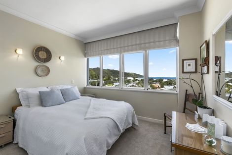 Photo of property in Rona House, 33 Rimu Street, Eastbourne, Lower Hutt, 5013