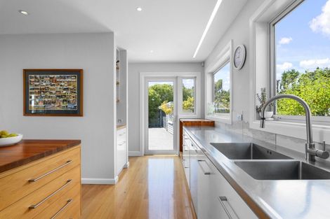 Photo of property in 211 Major Hornbrook Road, Mount Pleasant, Christchurch, 8081