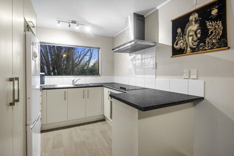 Photo of property in 2/72 Hyperion Drive, Randwick Park, Auckland, 2105