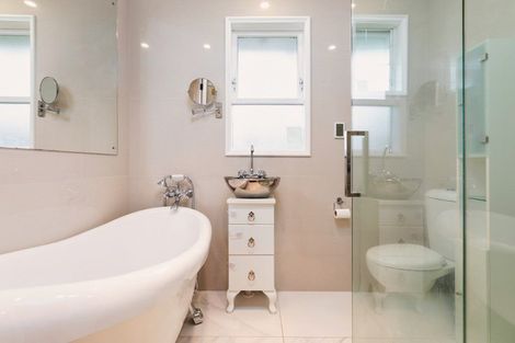 Photo of property in 1/28 Kea Place, Mangere Bridge, Auckland, 2022