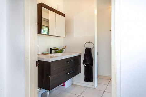 Photo of property in 2 Oxford Terrace, Coromandel, 3506