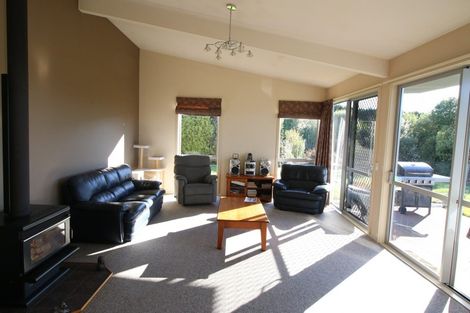 Photo of property in 30 Lucks Road, Waimate, 7980