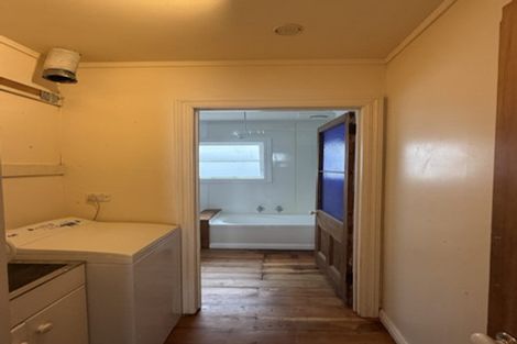 Photo of property in 20 Northland Road, Northland, Wellington, 6012