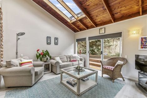 Photo of property in 2/52 Fowler Street, Northcote, Auckland, 0627