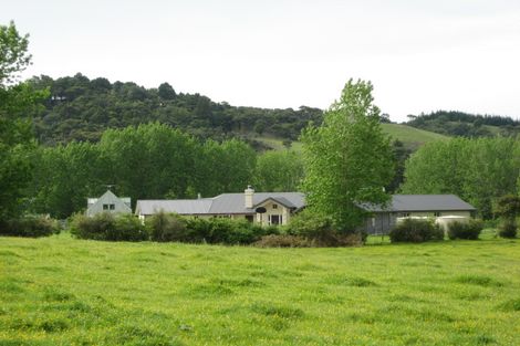 Photo of property in 820 Old North Road, Waimauku, 0882