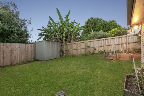 Photo of property in 13 Thomas Rea Place, Te Atatu South, Auckland, 0610