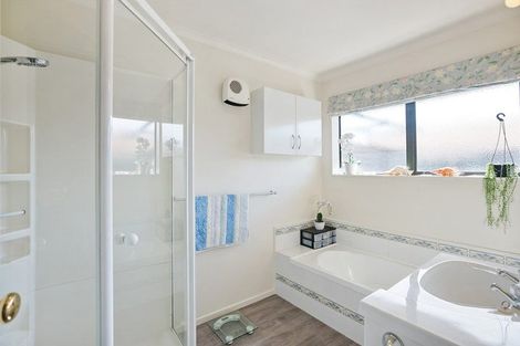 Photo of property in 85 Guildford Drive, Paraparaumu, 5032