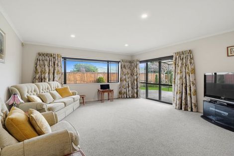 Photo of property in 52 Tennyson Avenue, Kelvin Grove, Palmerston North, 4414