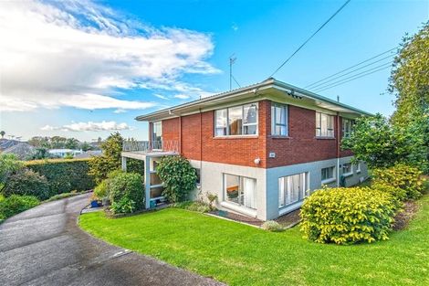 Photo of property in 33a Forrest Hill Road, Milford, Auckland, 0620